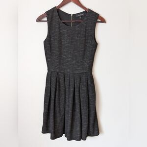 Aritzia Talula Waldorf Sleeveless Pleated Black Dress Women's Size 0 Fit & Flair